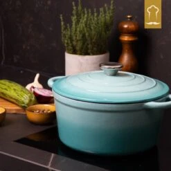 Chefarone Gietijzeren Pan - Braadpan Inclusief Deksel - Geschikt Voor Alle Warmtebronnen - Geëmailleerd Blauw 19 Chefarone Gietijzeren Pan - Braadpan Inclusief Deksel - Geschikt Voor Alle Warmtebronnen - Geëmailleerd Blauw -Keukengerei Winkel 1199x1200 4