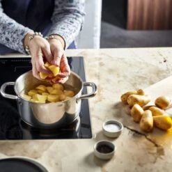 Demeyere Classico 3 Kookpan – Met Deksel – Inductie – RVS – 20 Cm – 3L 12 Demeyere Classico 3 Kookpan – Met Deksel – Inductie – RVS – 20 Cm – 3L -Keukengerei Winkel 1200x1200 123