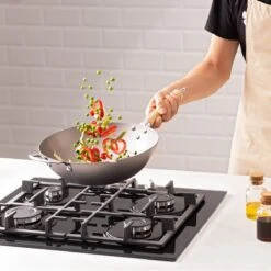 Navaris Grote Wokpan Geschikt Voor Inductie - Koolstofstalen Wok Met Twee Handvaten - Carbon Steel Wok 30 Cm Diameter - Voor Roerbak- En Wokgerechten -Keukengerei Winkel 1200x1200 211