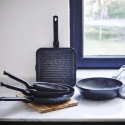 BK Universe Wok Ø 28cm - Inductie - Anti-aanbak - PFAS-vrij 17 BK Universe Wok Ø 28cm - Inductie - Anti-aanbak - PFAS-vrij -Keukengerei Winkel 1200x1200 286