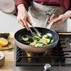 Greenpan Royal Wokpan Brons - 28 Cm -Keukengerei Winkel 1200x1200 308