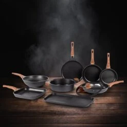 Rosmarino Black Line - Wokpan - Ø30cm - 100% PFAS & PFOA Vrij - Gegoten Aluminium - Non-stick Minerale Coating - Ergonomische Handgreep - Geschikt Voor Alle Warmtebronnen & Vaatwasser -Keukengerei Winkel 1200x1200 352