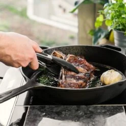 Navaris Gietijzeren Koekenpan - Braadpan Van Gietijzer - Ronde Skillet - Geschikt Voor Alle Warmtebronnen - Ø 30 Cm - Ovenbestendig Tot 260 Graden -Keukengerei Winkel 1200x1200 390