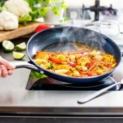 Blue Diamond, Keramische Koekenpan Verrijkt Met Diamantdeeltjes – Inductie Koekenpan Ø 28 Cm – PFAS En PHOA Vrij -Keukengerei Winkel 1200x1200 452