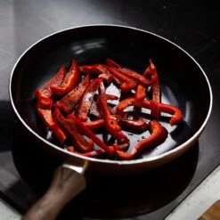 Nuovva Koperen Koekenpan - Keramische Antikleeflaag – Houten Handvat Koekenpan - Ø 24 Cm Inductie - PTFE-vrij -Keukengerei Winkel 1200x1200 561