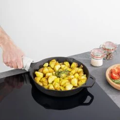 Navaris Gietijzeren Koekenpan - Braadpan Van Gietijzer - Ronde Skillet - Geschikt Voor Alle Warmtebronnen - Ø 25 Cm - Ovenbestendig Tot 260?graden 12 Navaris Gietijzeren Koekenpan - Braadpan Van Gietijzer - Ronde Skillet - Geschikt Voor Alle Warmtebronnen - Ø 25 Cm - Ovenbestendig Tot 260?graden -Keukengerei Winkel 1200x1200 576