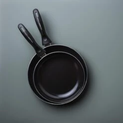 VitaVerde Expert Koekenpannenset Ø 24cm + Ø 28cm - Zwart - Inductie - PFAS-vrij 13 VitaVerde Expert Koekenpannenset Ø 24cm + Ø 28cm - Zwart - Inductie - PFAS-vrij -Keukengerei Winkel 1200x1200 596