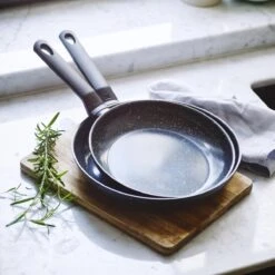 BK Universe Koekenpan Ø 24cm - Inductie - Anti-aanbak - PFAS-vrij -Keukengerei Winkel 1200x1200 733