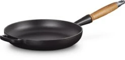Le Creuset Koekenpan Signature Mat Zwart - ø 28 Cm / 2.6 Liter - Geëmailleerde Anti-aanbaklaag -Keukengerei Winkel 1200x580 3