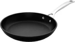 Le Creuset Koekenpan Les Forgées TNS - ø 22 Cm - Standaard Anti-aanbaklaag 20 Le Creuset Koekenpan Les Forgées TNS - ø 22 Cm - Standaard Anti-aanbaklaag -Keukengerei Winkel 1200x666 3