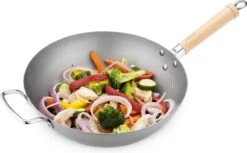 Navaris Grote Wokpan Geschikt Voor Inductie - Koolstofstalen Wok Met Twee Handvaten - Carbon Steel Wok 30 Cm Diameter - Voor Roerbak- En Wokgerechten -Keukengerei Winkel 1200x743 3