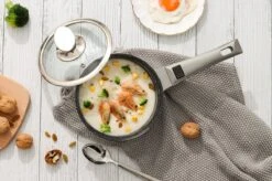 Swiss Pro+ | Set 14 Delige Pannenset | Inductie - Pannensets - Glazen Deksel - Met Afneembare Handgreep - Marmeren Interieur -PFAS-vrij | Grey / Silver -Keukengerei Winkel 1200x799 126