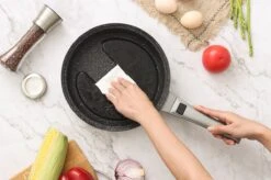 Swiss Pro+ | Set 14 Delige Pannenset | Inductie - Pannensets - Glazen Deksel - Met Afneembare Handgreep - Marmeren Interieur -PFAS-vrij | Grey / Silver -Keukengerei Winkel 1200x799 127