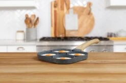 Magnani - Eierpan - 4 Bakplaten Van ⌀ 8 Cm - Voor Gas- En Elektrische Kookplaten - Aluminium - Houten Handvat - 38 X 18.7 X 2 Cm -Keukengerei Winkel 1200x799 81