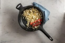 Sola Hapjespan Fair Cooking - Ø 28 Cm - Zwart/wit - Aluminium - Antiaanbaklaag -Keukengerei Winkel 1200x799 83