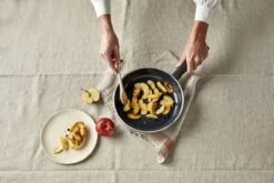 Demeyere Alu Cosi 3 Koekenpan - Ceraforce - 24 Cm - PTFE-vrij -Keukengerei Winkel 1200x800 141