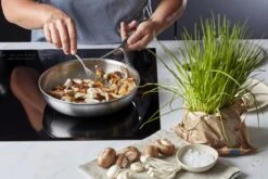 Demeyere Essential 5 RVS Koekenpan – Koekenpan Inductie - 28 Cm – PTFE-vrij -Keukengerei Winkel 1200x800 187