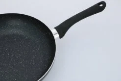 Alpina Koekenpan Ø28cm - Alle Warmtebronnen, Ook Inductie - Anti-aanbak - Gemarmerd - Zwart -Keukengerei Winkel 1200x800 203