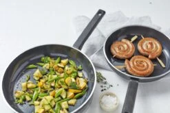 Demeyere Alu Comfort 3 Koekenpan – Keramische Antikleeflaag – Koekenpan Inductie – Ceraforce (PTFE-vrij) - Pannen Set 24 Cm + 28 Cm 11 Demeyere Alu Comfort 3 Koekenpan – Keramische Antikleeflaag – Koekenpan Inductie – Ceraforce (PTFE-vrij) - Pannen Set 24 Cm + 28 Cm -Keukengerei Winkel 1200x800 215