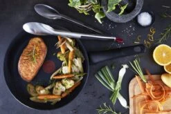 Tefal Black Stone Koekenpan - Ø 28 Cm 16 Tefal Black Stone Koekenpan - Ø 28 Cm -Keukengerei Winkel 1200x801 13