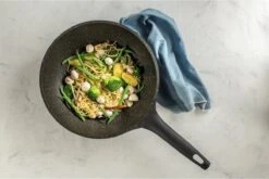 Sola - Wokpan Fair Cooking Zwart/wit Greblon Anti Aanbaklaag -Keukengerei Winkel 1200x802 3