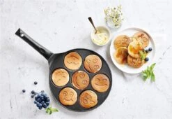 Royal Swiss Crêpemaker - Pancake Pannenkoeken 7 Kop - Marmeren Anti Aanbaklaag Met Smiley -Keukengerei Winkel 1200x824 2