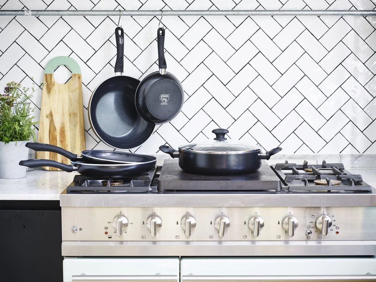 GreenChef Diamond Koekenpannenset Ø 20cm + Ø 28cm - Zwart - Inductie - PFAS-vrij 14 GreenChef Diamond Koekenpannenset Ø 20cm + Ø 28cm - Zwart - Inductie - PFAS-vrij - Afbeelding 12