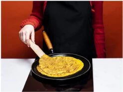 Staub Flensjespan - Houten Steel - 28 Cm - Zwart -Keukengerei Winkel 1200x899 40