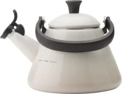 Le Creuset Fluitketel Kone - Meringue 6 Le Creuset Fluitketel Kone - Meringue -Keukengerei Winkel 1200x924 8