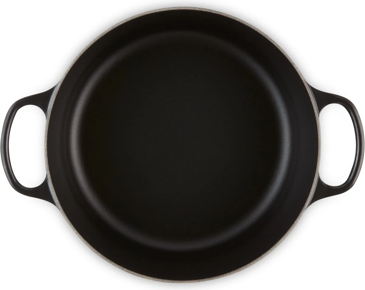 Le Creuset Signature Braadpan - 4,2 L - 24 Cm - Zwart 6 Le Creuset Signature Braadpan - 4,2 L - 24 Cm - Zwart - Afbeelding 4