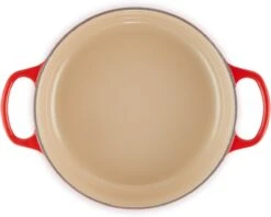 Le Creuset - Gietijzeren - Lage Braadpan - 24cm - Kersenrood 35 Le Creuset - Gietijzeren - Lage Braadpan - 24cm - Kersenrood -Keukengerei Winkel 1200x963 2