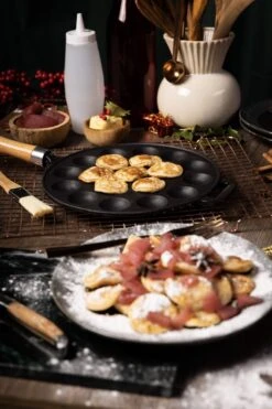 Blackwell Poffertjespan - Met Houten Steel - Gietijzer - ø 24 Cm 9 Blackwell Poffertjespan - Met Houten Steel - Gietijzer - ø 24 Cm -Keukengerei Winkel 799x1200 16