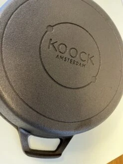 Koock Amsterdam® Skillet Gepolijst Gietijzer - 25cm - Koekenpan - Geschikt Voor Alle Warmtebronnen -Keukengerei Winkel 899x1200 10